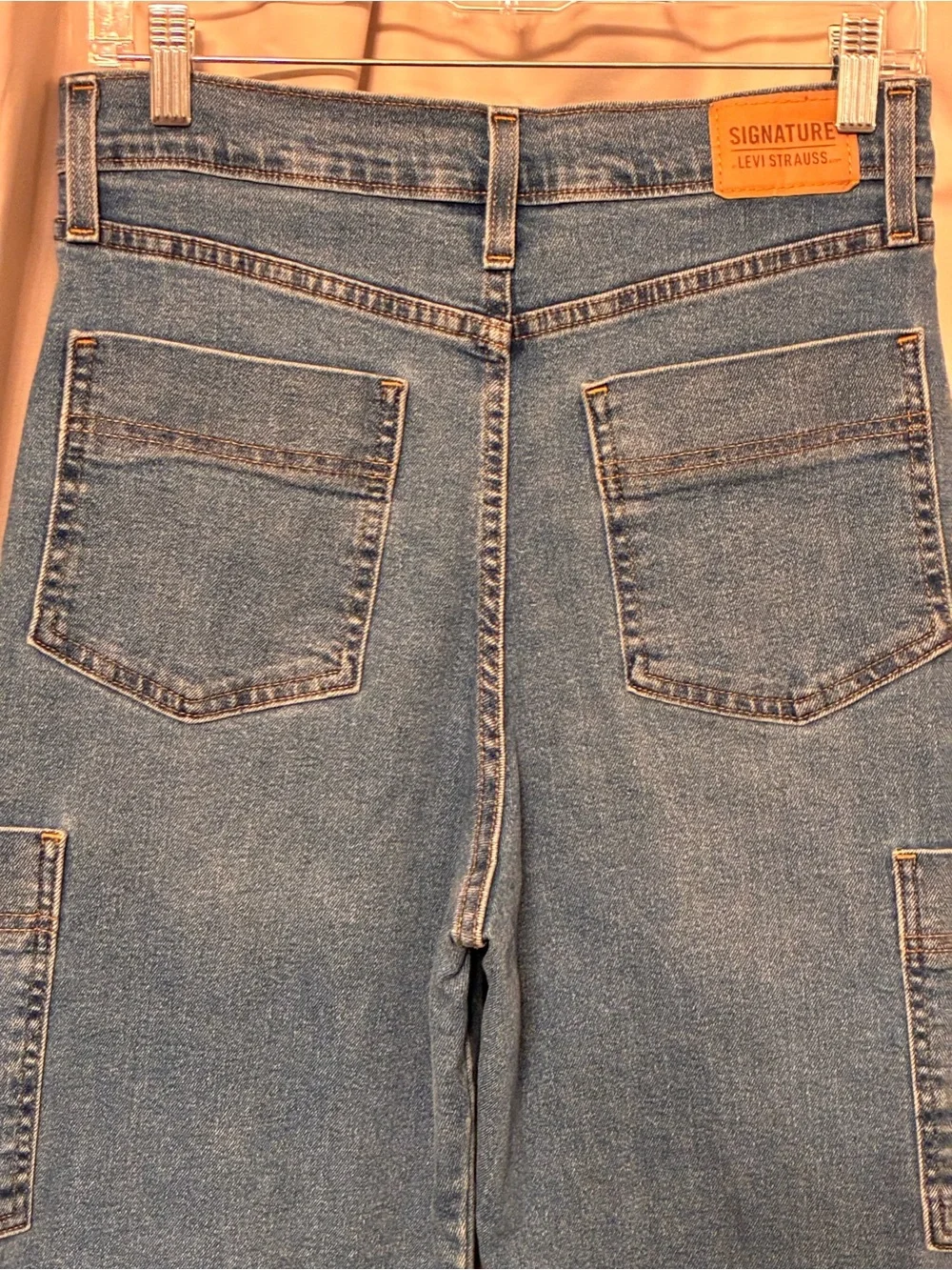 Levi's High-Rise Light Blue Cargo Jeans size 6/28 - Picture 6 of 6